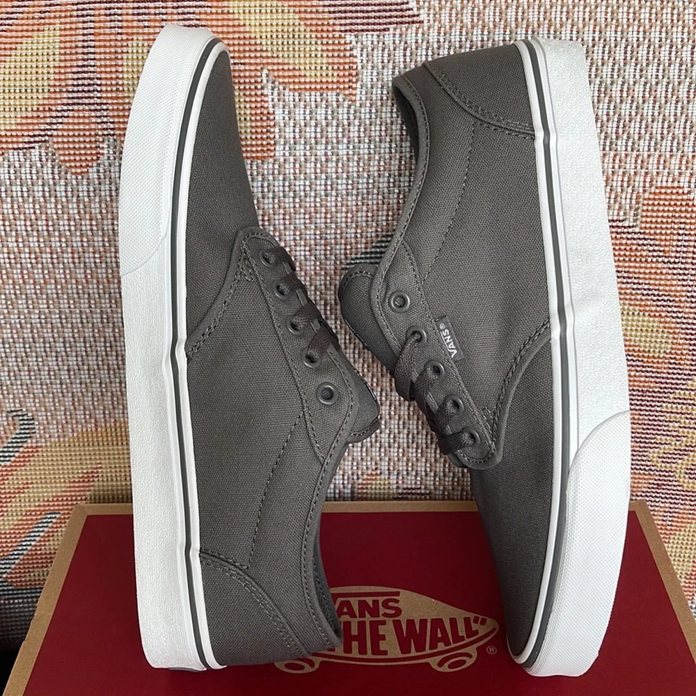 Vans Atwood WMNS 
(Canvas) Pewter/White
VN000TUY4WV
New - Picture 12 of 16